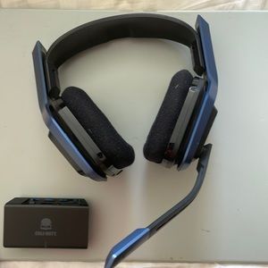 Call of Duty A20 wireless headset for PlayStation 4 and PC wires included